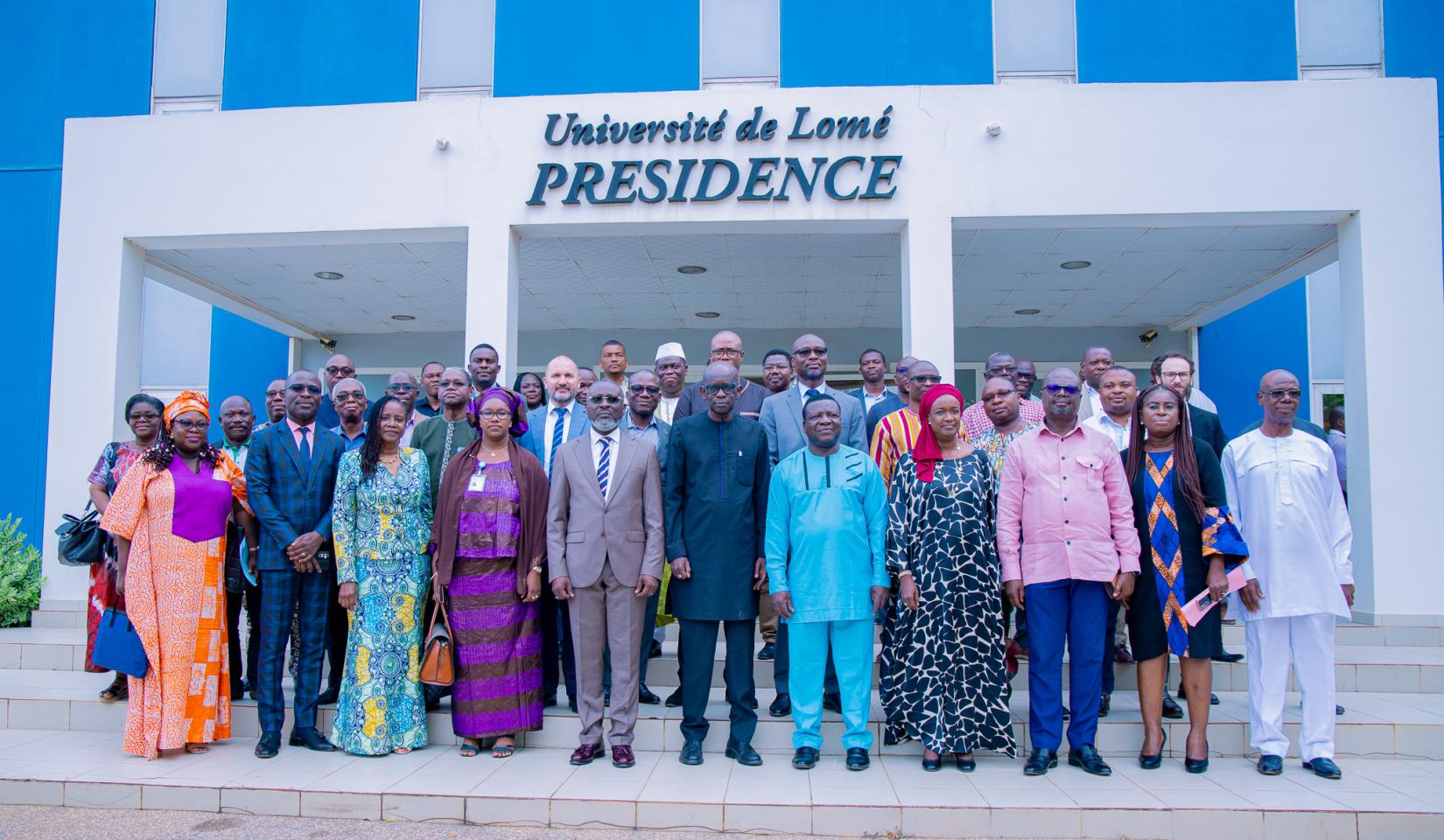 Photo de famille des Représentants UN TOGO , du corps enseignant de UL et UK 